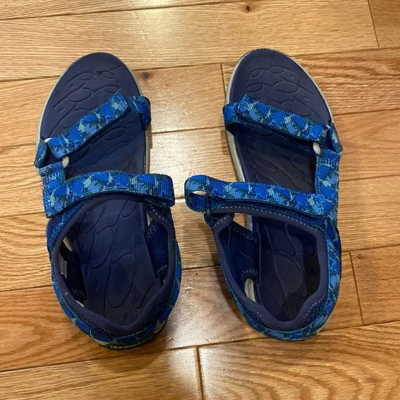 Merrell Sandals size 3M. - Picture 2 of 7